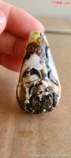 和田玉黑皮料莲花挂件新疆和田玉黑皮圣洁富贵莲花挂件和田玉黑皮料莲